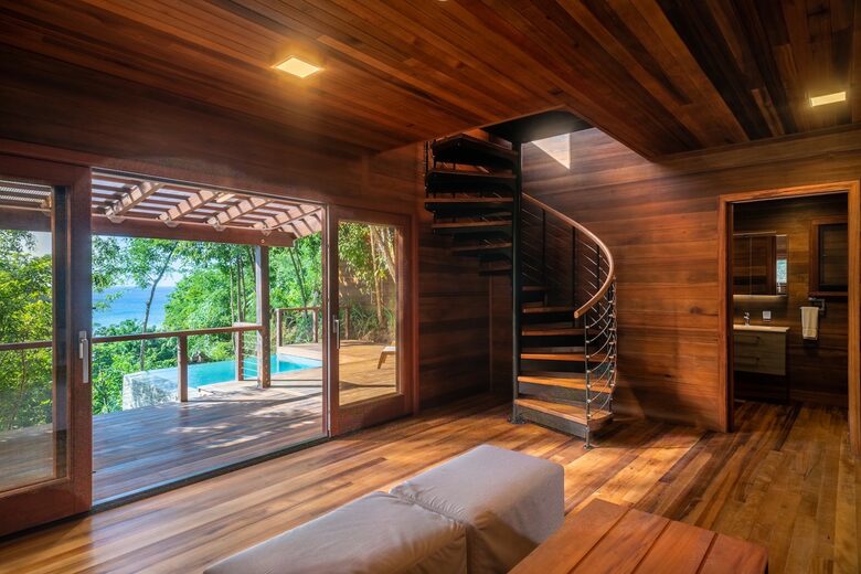 Secret Bay - Hillside Ti-Fèy Villa - Portsmouth, Dominica