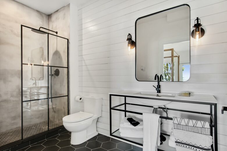 Cedar Cove Retreat | 13 Bedrooms Waterfront Estate with, Pool, Gym, and more - St. Michaels, Maryland