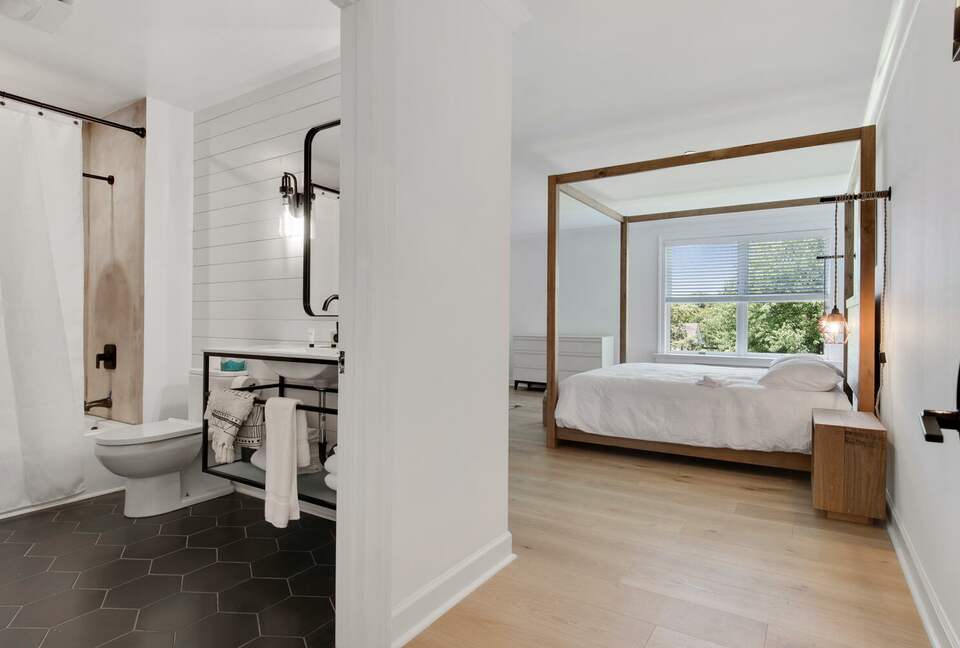 Cedar Cove Retreat | 13 Bedrooms Waterfront Estate with, Pool, Gym, and more - St. Michaels, Maryland