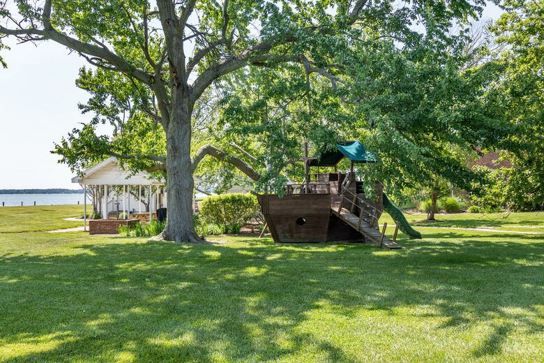 Cedar Cove Retreat | 13 Bedrooms Waterfront Estate with, Pool, Gym, and more - St. Michaels, Maryland