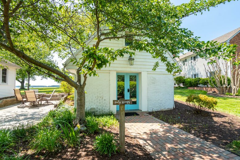 Cedar Cove Retreat | 13 Bedrooms Waterfront Estate with, Pool, Gym, and more - St. Michaels, Maryland