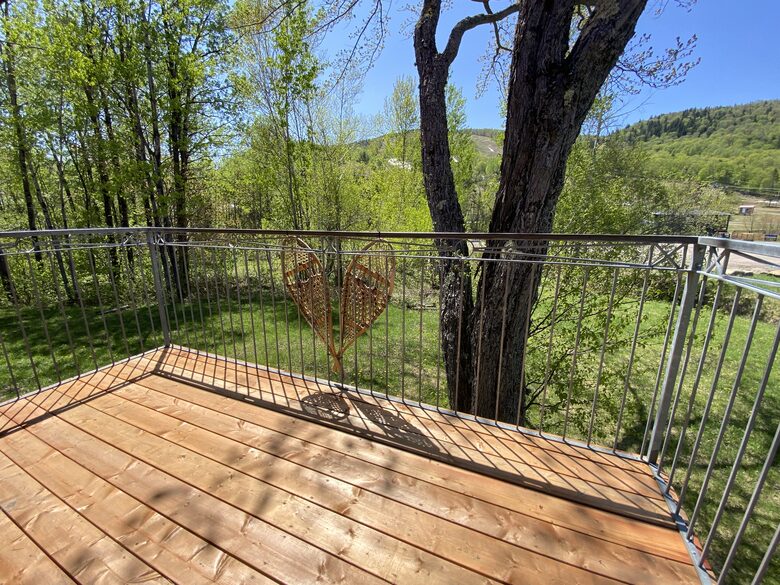 Near Old Quebec City: cozy ski-in ski-out chalet - Stoneham, Canada