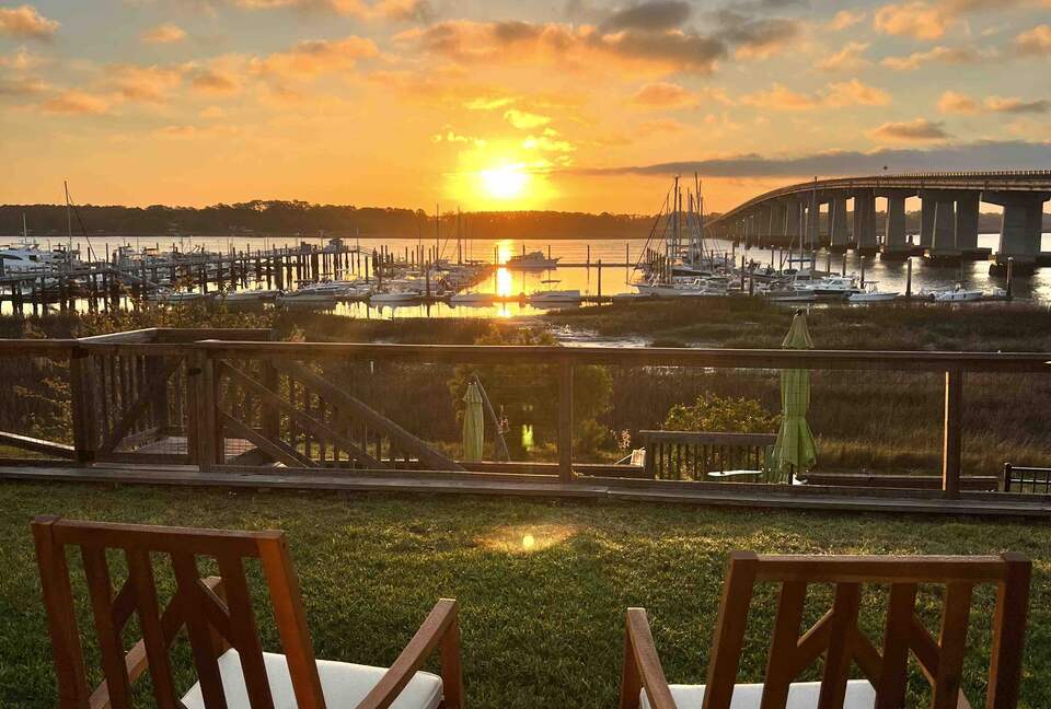 High Tides Riverfront Cottage - Port Royal, South Carolina