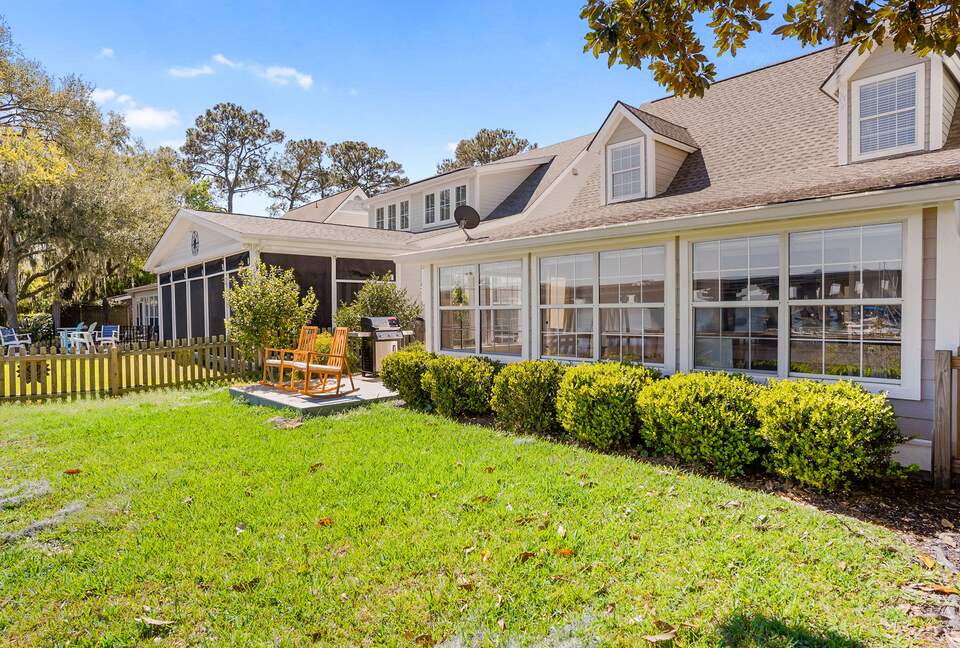 High Tides Riverfront Cottage - Port Royal, South Carolina