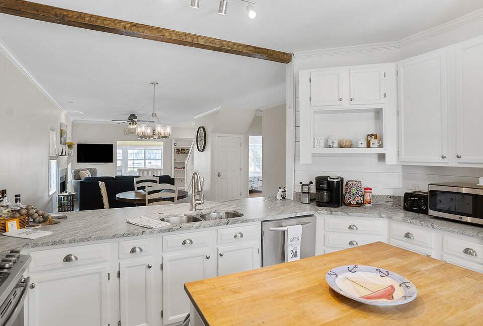 High Tides Riverfront Cottage - Port Royal, South Carolina