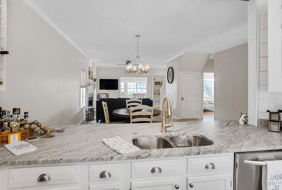 High Tides Riverfront Cottage - Port Royal, South Carolina