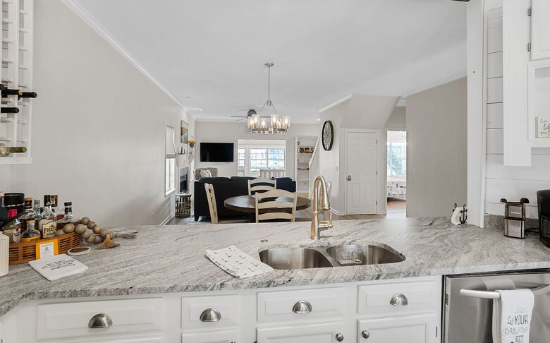 High Tides Riverfront Cottage - Port Royal, South Carolina