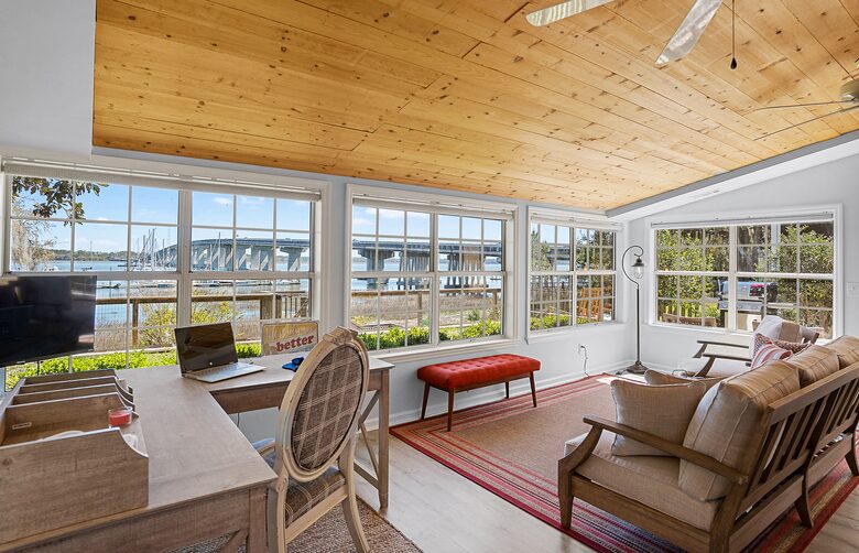 High Tides Riverfront Cottage - Port Royal, South Carolina