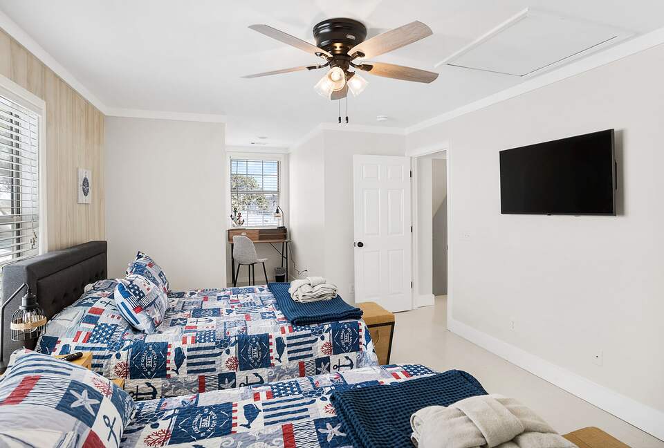 High Tides Riverfront Cottage - Port Royal, South Carolina