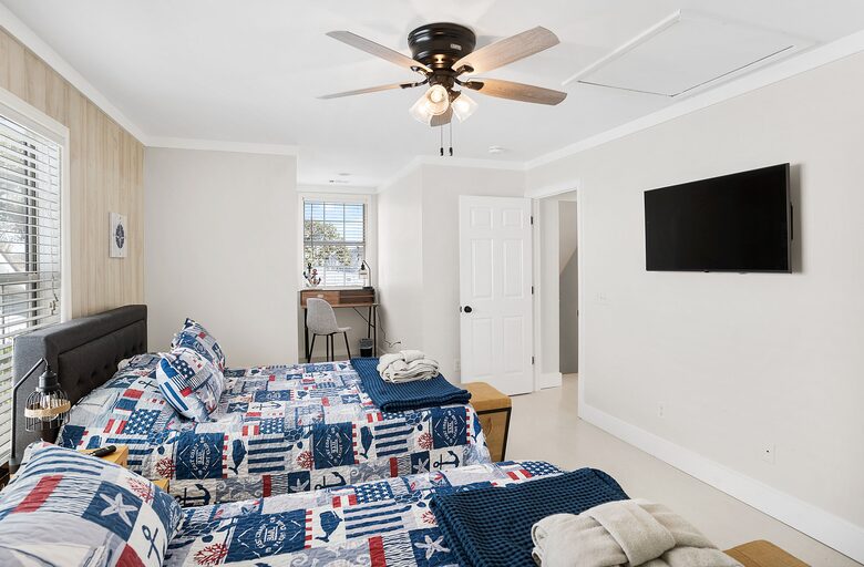 High Tides Riverfront Cottage - Port Royal, South Carolina