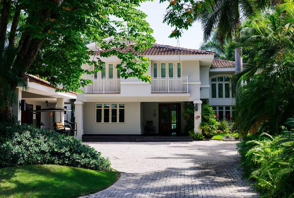 Dorado Beach House 4 Bedroom with Access to Resort Amenities (Fee) - Dorado, Puerto Rico