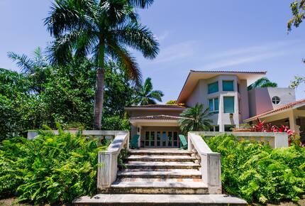 Dorado Beach House 4 Bedroom with Access to Resort Amenities (Fee) - Dorado, Puerto Rico