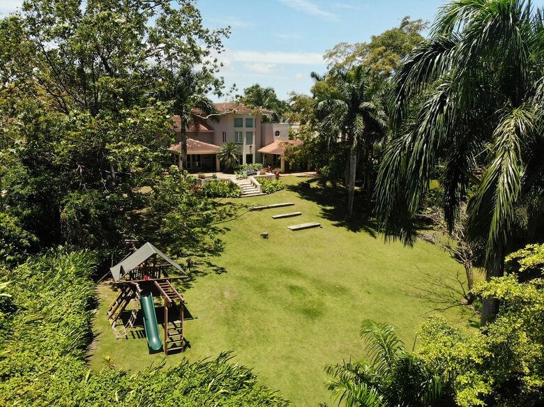 Dorado Beach House 4 Bedroom with Access to Resort Amenities (Fee) - Dorado, Puerto Rico