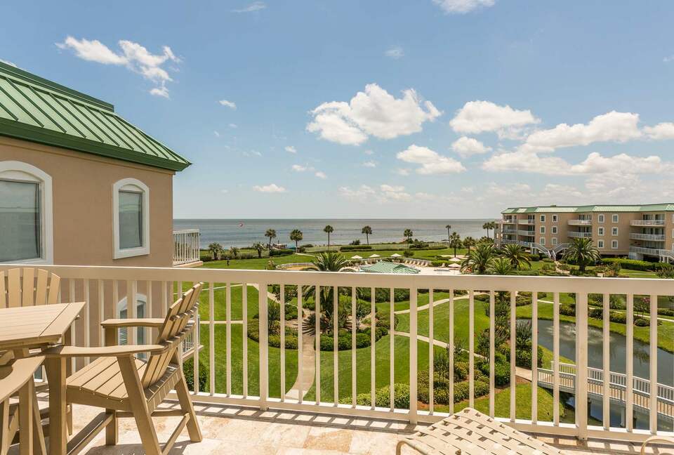 St. Simons Grand #321 | Oceanfront Condo with Balcony, Swimming Pool and Boardwalk to Beach - St Simons, Georgia