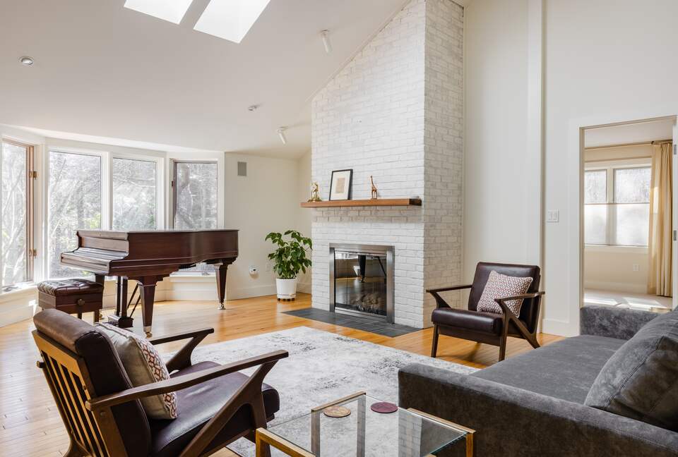 Stunning Luxury Home with a Pool - Great Barrington, Massachusetts