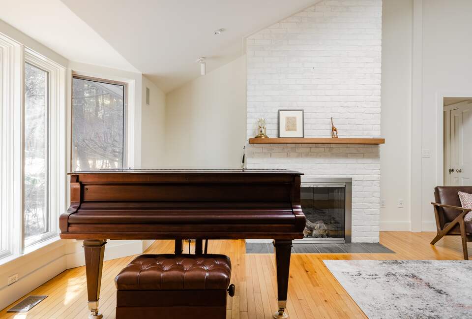 Stunning Luxury Home with a Pool - Great Barrington, Massachusetts