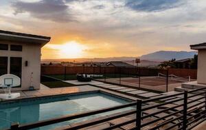 Modern Family-Friendly House |  Fun Backyard Private Pool & Pickleball - Hurricane, Utah