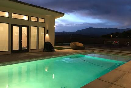 Modern Family-Friendly House | Fun Backyard Private Pool & Pickleball - Hurricane, Utah