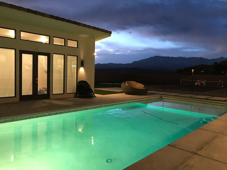 Modern Family-Friendly House | Fun Backyard Private Pool & Pickleball - Hurricane, Utah