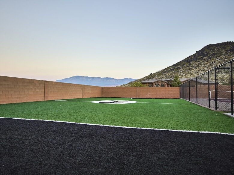Modern Family-Friendly House | Fun Backyard Private Pool & Pickleball - Hurricane, Utah