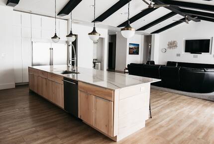 Modern Family-Friendly House |  Fun Backyard Private Pool & Pickleball - Hurricane, Utah