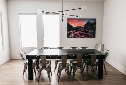 Modern Family-Friendly House |  Fun Backyard Private Pool & Pickleball - Hurricane, Utah