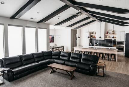 Modern Family-Friendly House | Fun Backyard Private Pool & Pickleball - Hurricane, Utah