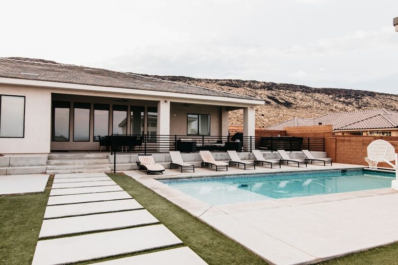 Modern Family-Friendly House | Fun Backyard Private Pool & Pickleball - Hurricane, Utah