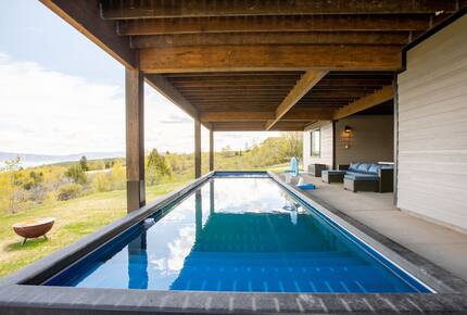 The Modern Bear | With a Private Pool, Ball Pit, Sleeps 12-50 - Garden City, Utah