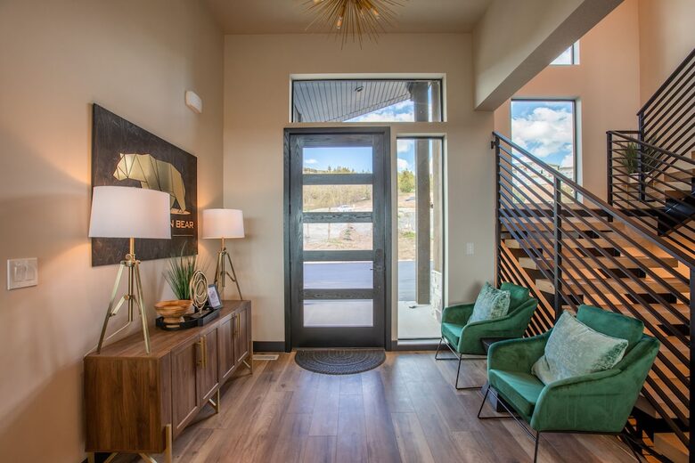 The Modern Bear | With a Private Pool, Ball Pit, Sleeps 12-50 - Garden City, Utah