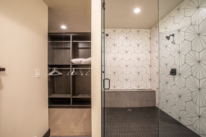 The Modern Bear | With a Private Pool, Ball Pit, Sleeps 12-50 - Garden City, Utah