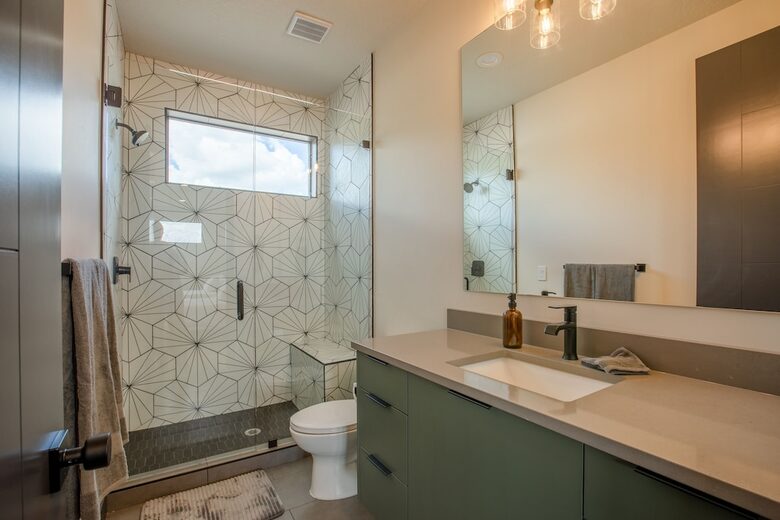 The Modern Bear | With a Private Pool, Ball Pit, Sleeps 12-50 - Garden City, Utah