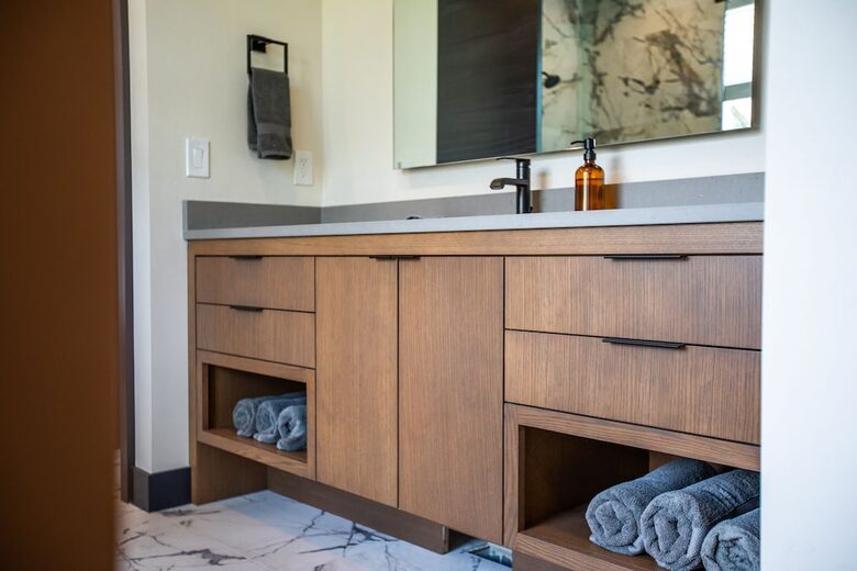 The Modern Bear | With a Private Pool, Ball Pit, Sleeps 12-50 - Garden City, Utah