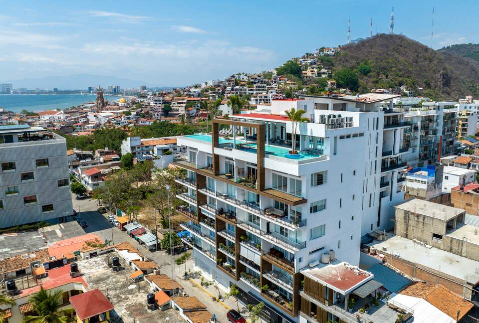 New D'esire | With Romantic Zone, Gym, Rooftop Pool - Emiliano Zapata, C.P. Puerto Vallarta, Mexico