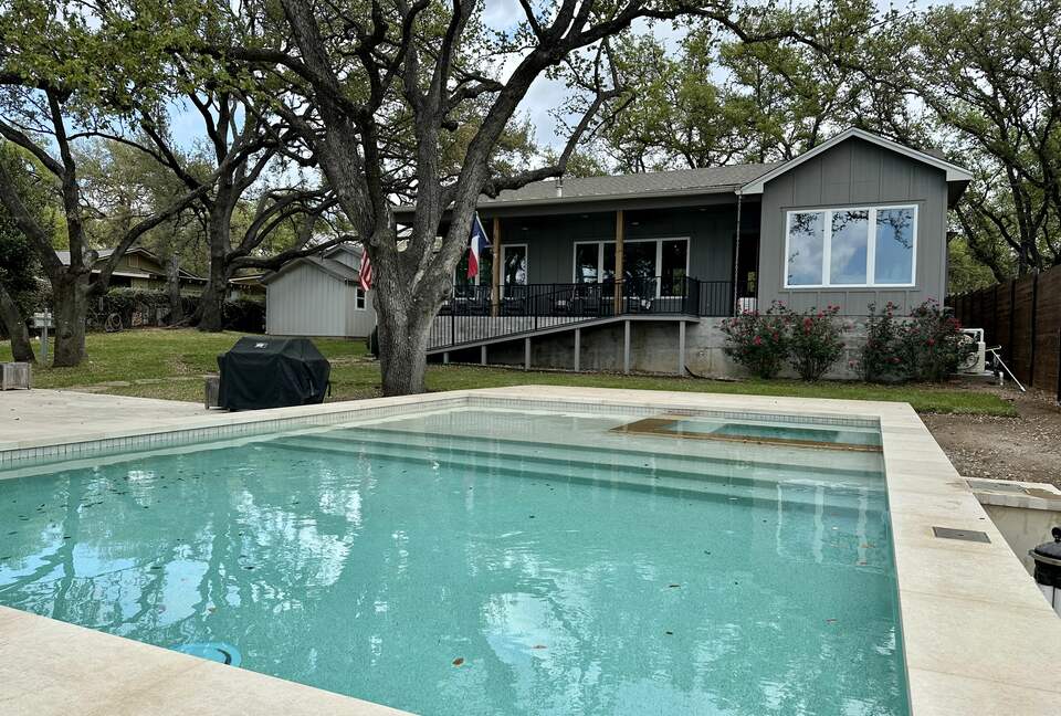 Lakefront Designer's Home on Lake LBJ - Kingsland, Texas