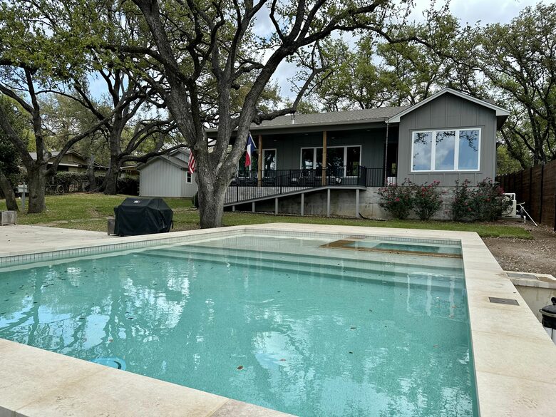 Lakefront Designer's Home on Lake LBJ - Kingsland, Texas