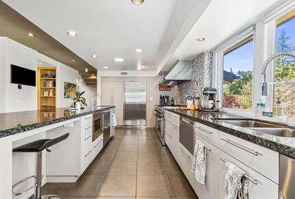 Central Coast Mountain View Retreat - Atascadero, California