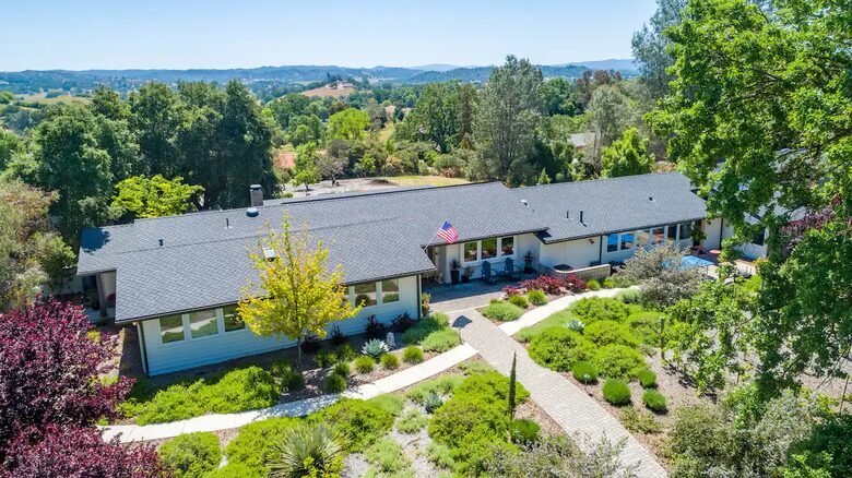 Central Coast Mountain View Retreat - Atascadero, California
