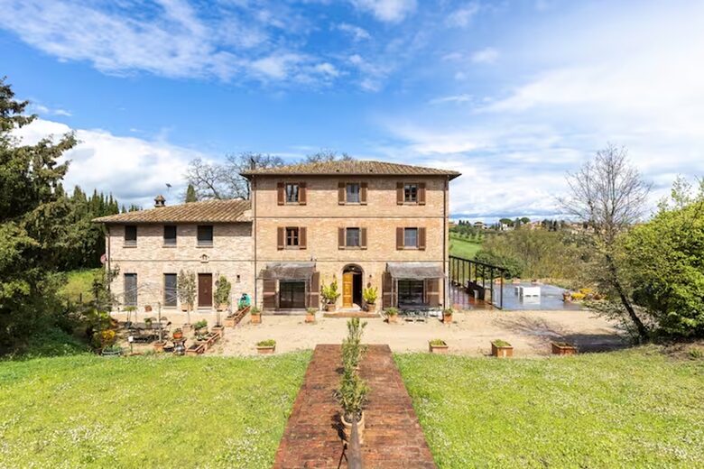Villa San Lorenzo Umbrian Estate - Castiglione Del Lago, Italy