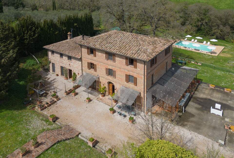 Villa San Lorenzo Umbrian Estate - Castiglione Del Lago, Italy