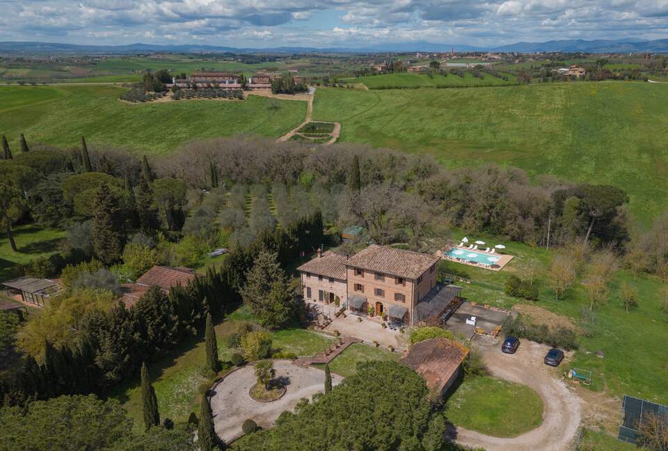 Villa San Lorenzo Umbrian Estate - Castiglione Del Lago, Italy