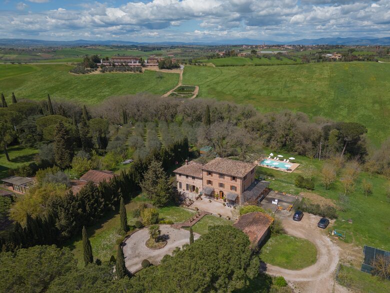 Villa San Lorenzo Umbrian Estate - Castiglione Del Lago, Italy