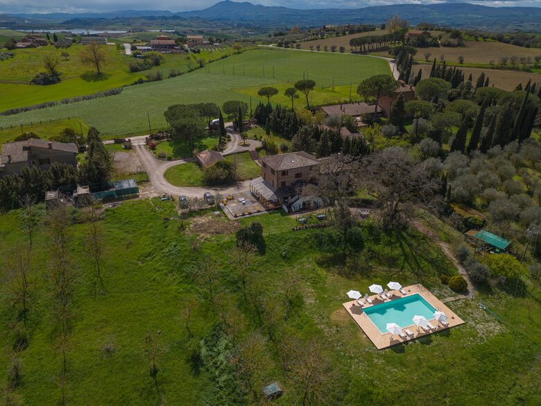 Villa San Lorenzo Umbrian Estate - Castiglione Del Lago, Italy