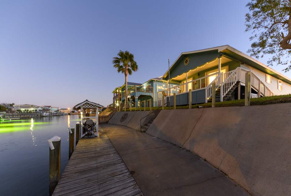 PalmTiki, Canal-based Tiki & Beach Themed Fun Escape in Rockport, Texas - Rockport, Texas