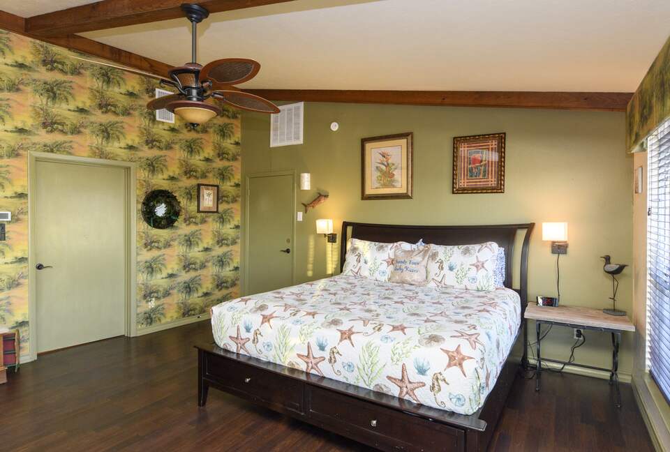 PalmTiki, Canal-based Tiki & Beach Themed Fun Escape in Rockport, Texas - Rockport, Texas