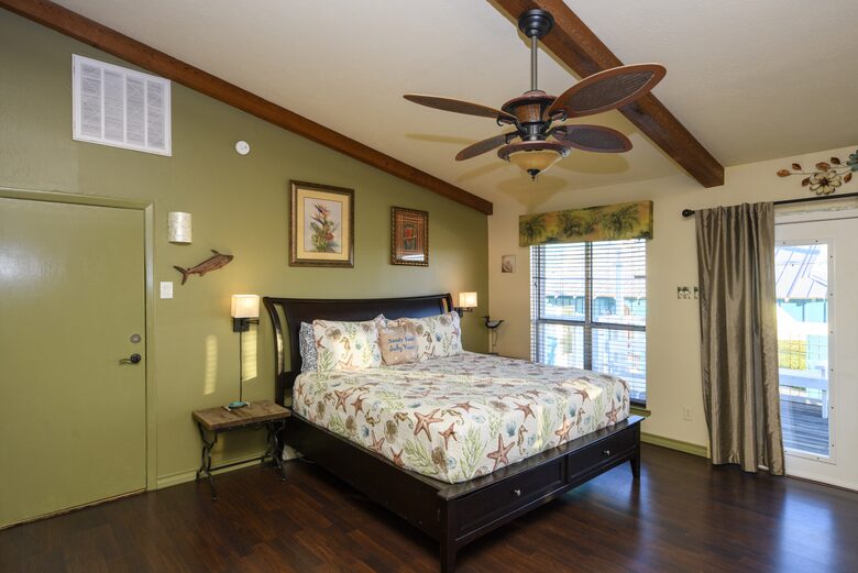 PalmTiki, Canal-based Tiki & Beach Themed Fun Escape in Rockport, Texas - Rockport, Texas