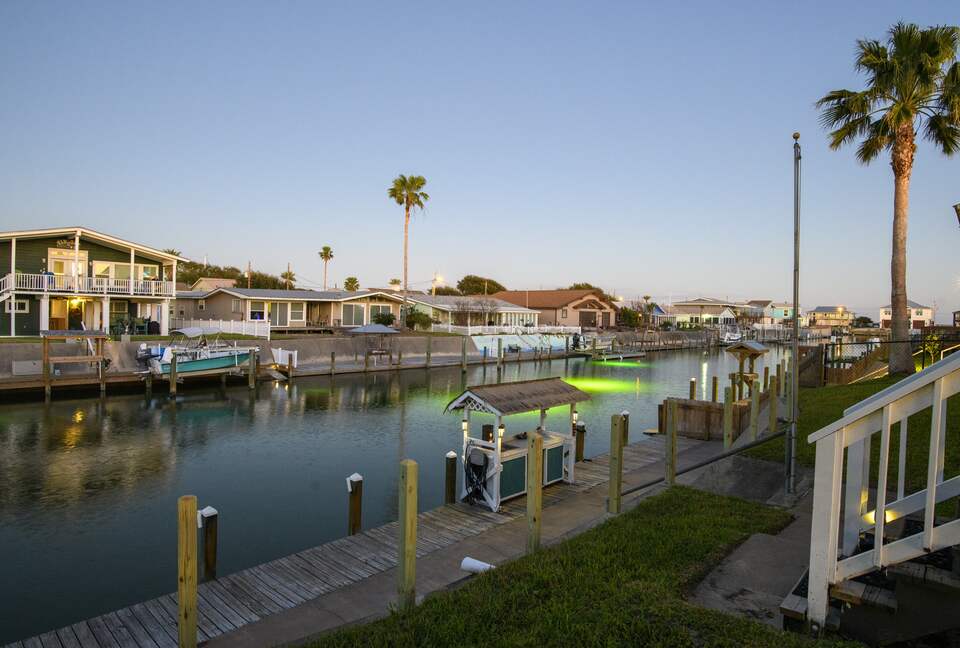 PalmTiki, Canal-based Tiki & Beach Themed Fun Escape in Rockport, Texas - Rockport, Texas