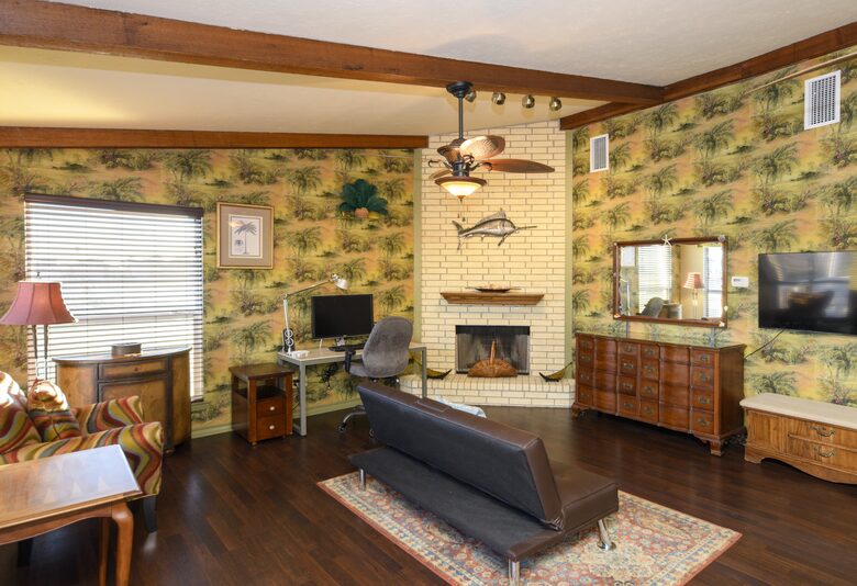 PalmTiki, Canal-based Tiki & Beach Themed Fun Escape in Rockport, Texas - Rockport, Texas