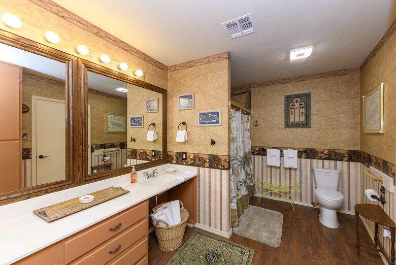 PalmTiki, Canal-based Tiki & Beach Themed Fun Escape in Rockport, Texas - Rockport, Texas