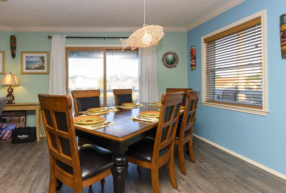 PalmTiki, Canal-based Tiki & Beach Themed Fun Escape in Rockport, Texas - Rockport, Texas